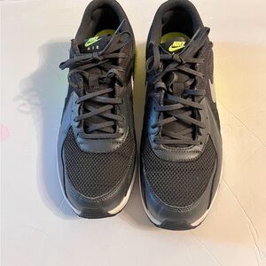 Nike Men's Black and Gray Sneakers